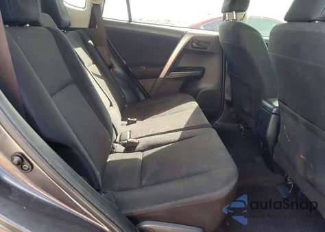 2017 Toyota Rav4 Le z USA, uszkodzony, nr VIN JTMZFREV2HJ700249